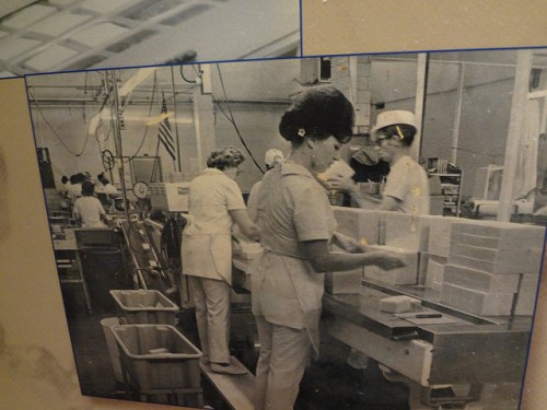 12570697045_d4e068115d_z