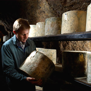 gallery-cheesel-cave-300